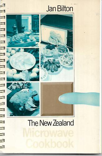 The New Zealand Microwave Cookbook by Jan Bilton